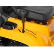 Tractoras pentru gazon, Transmisie mecanica, putere 11.5 CP, cos 200 l, Inaltime 25-80 mm, Latime taiere 84 cm