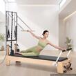Aparat pilates Performer cu turn, cadru lemn artar, 2.4 m, max 181 kg, Sistem rezistenta 6 x arcuri,  saltea conversie, placa sarituri, curele