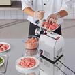 Masina electrica de tocat carne, Profesionala, 2 lame inox, 600W, Accesoriu carnati, 2 site, 2 kg/min