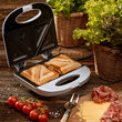 Sandwich maker 750W, Corp si maner izolate termic, indicator luminos, Alb