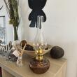 Lampa cu gaz lampant Vivatechnix TR-1015, sticla maro decorata