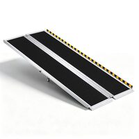Rampa pliabila si portabila din aluminiu, suprafata aderenta, Capacitate max 360 kg, Dimensiune 1830 x 745 x 85 mm